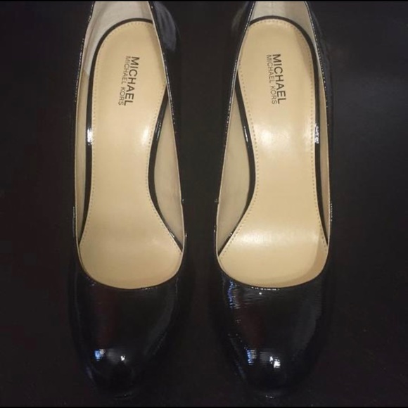 Michael kors pumps - Picture 3 of 8